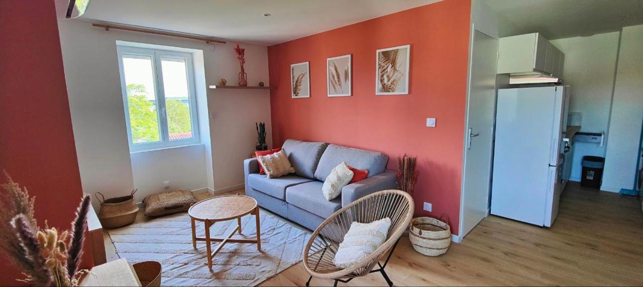 A Theme Apartment *