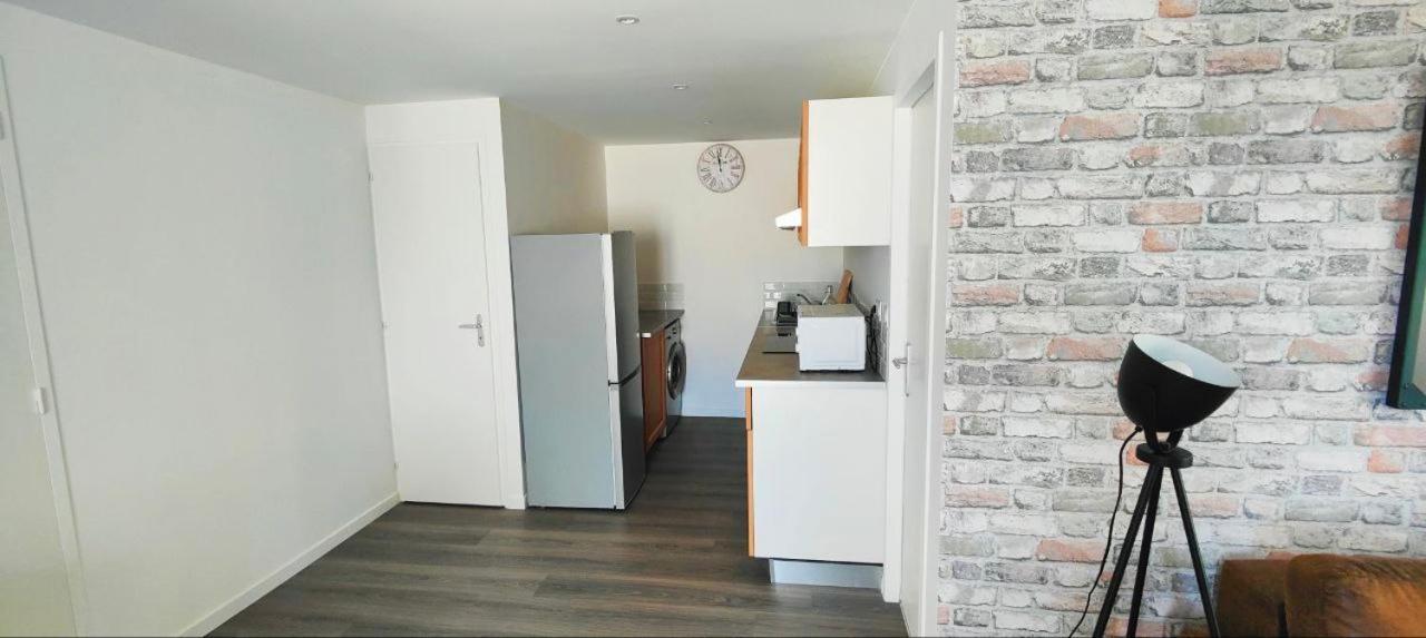 A Theme Apartment *