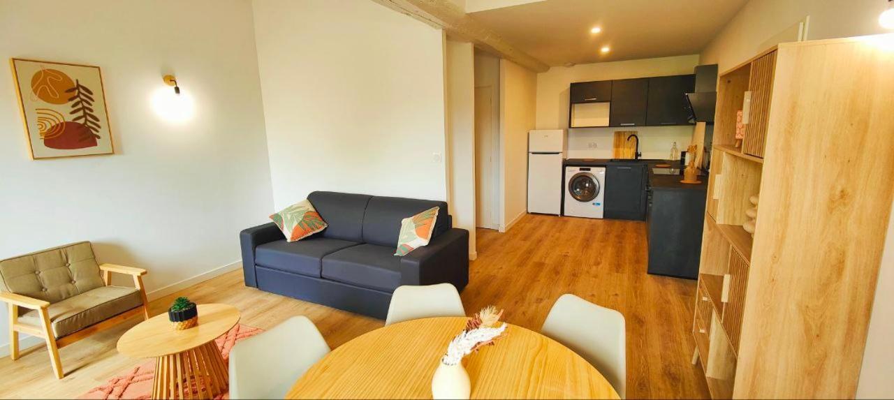 A Theme Apartment *