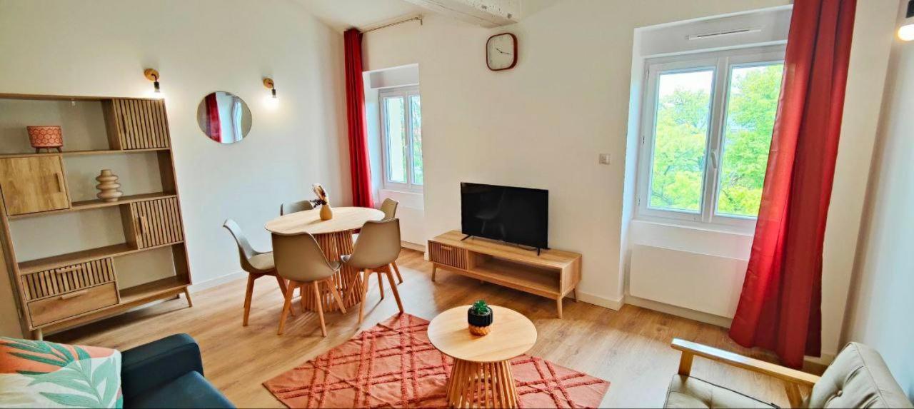 A Theme Apartment *